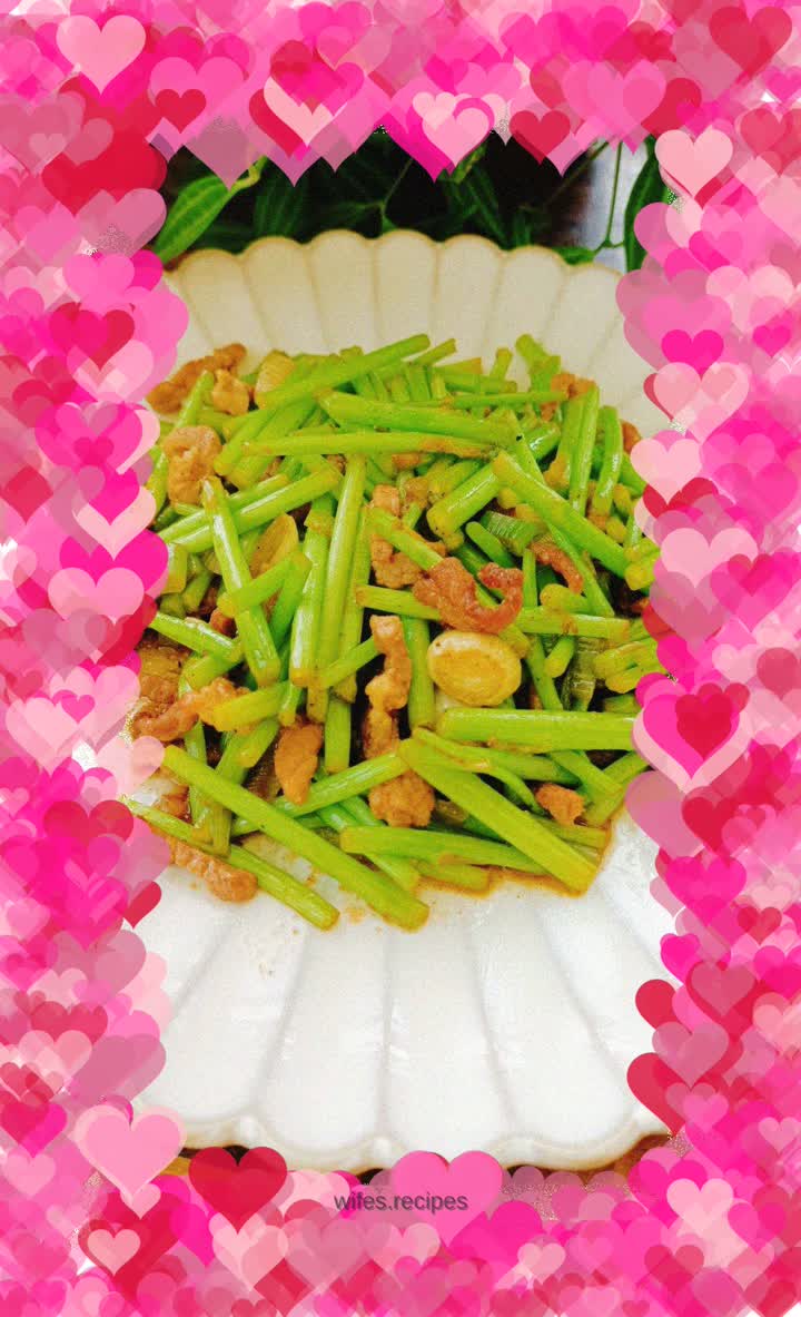 Stir-fried Shredded Pork with Artemisia