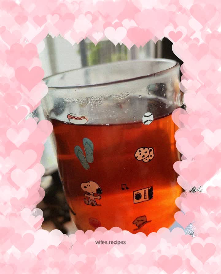 Astragalus, wolfberry, rose and tangerine peel tea