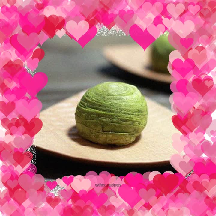 To celebrate the holidays, make some matcha egg yolk cakes