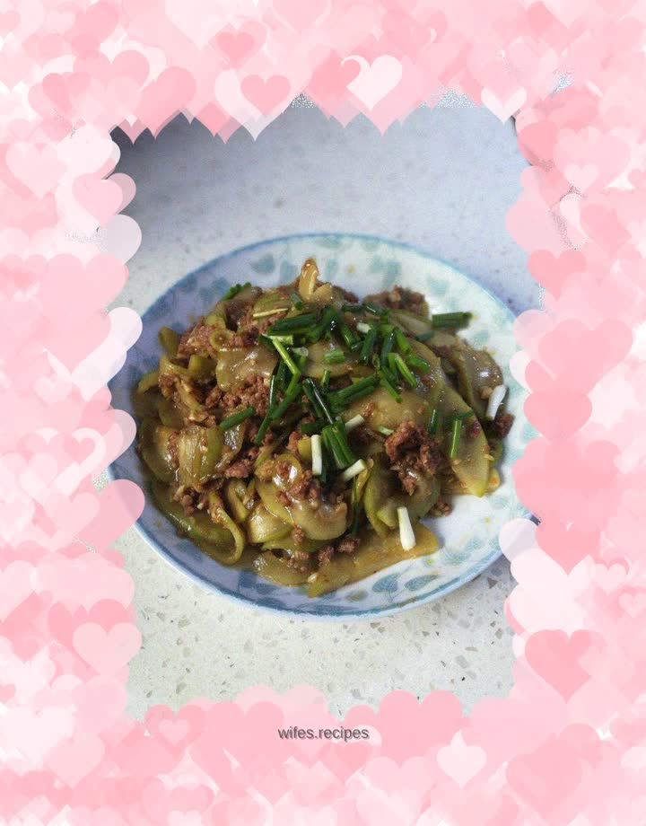 Stir-fried loofah with minced meat