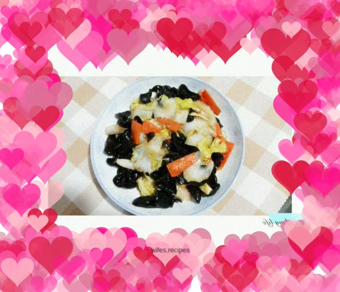 Stir-fried fungus with baby cabbage