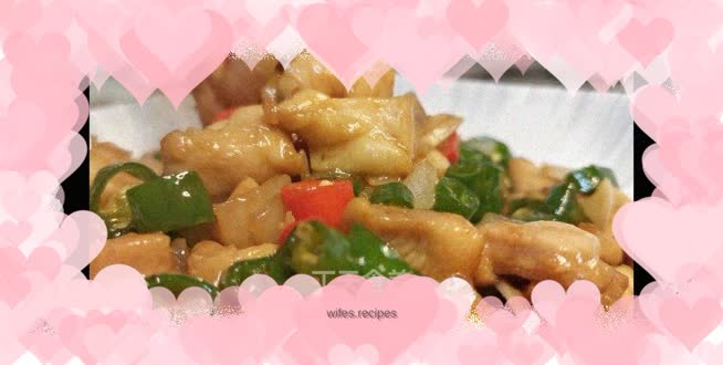 Stir-fried diced chicken with double peppers~Quick and delicious