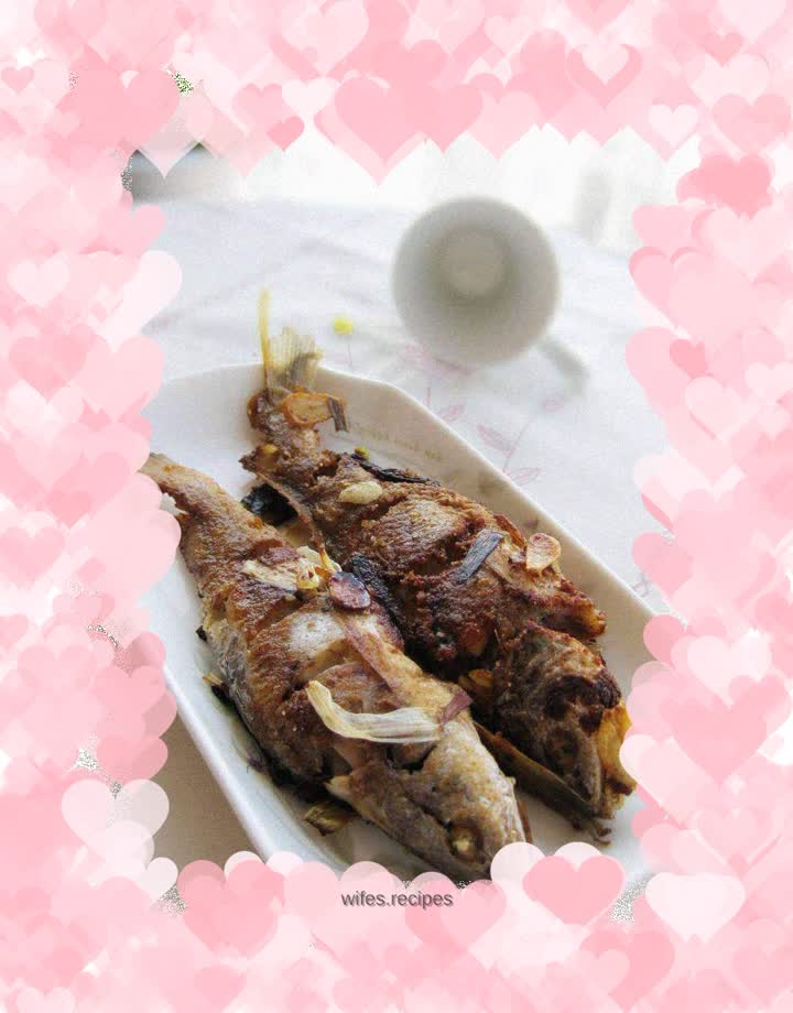 Pan-fried yellow croaker