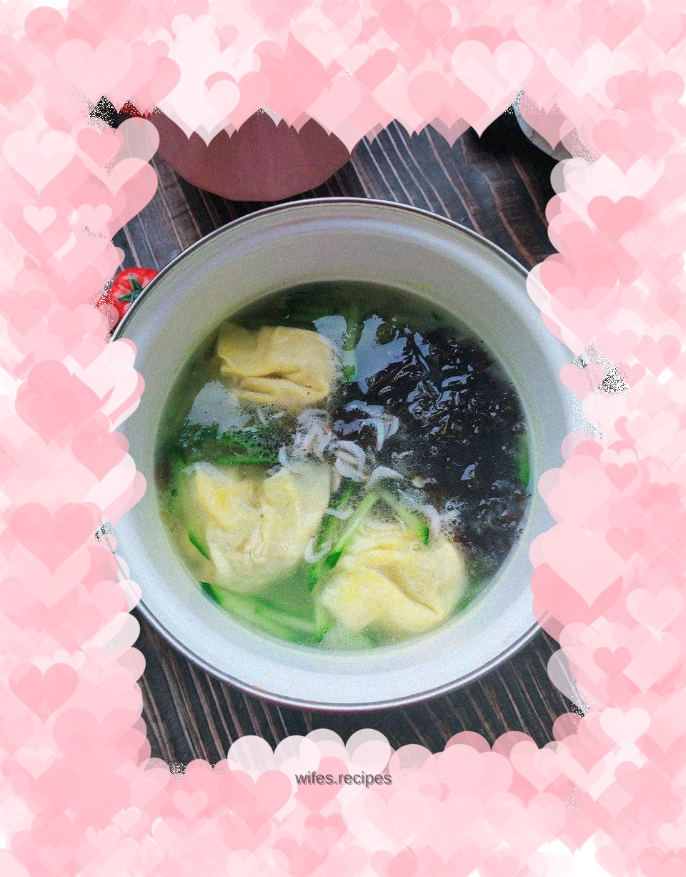 Egg dumplings and seaweed soup