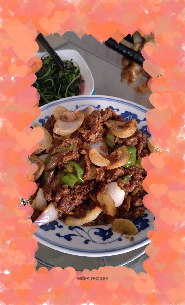 Fried pork slices with onions