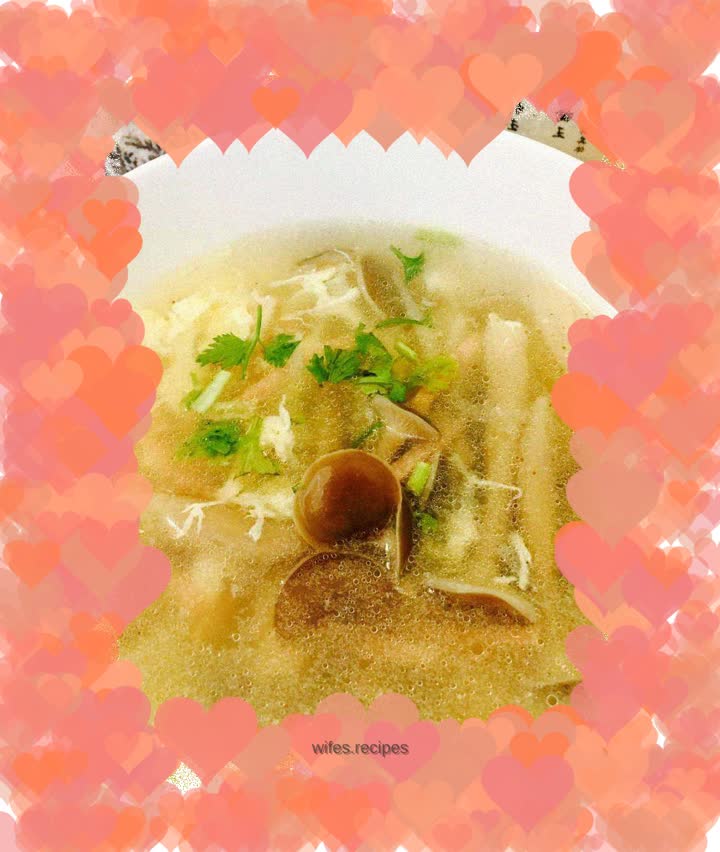 Mushroom soup that nourishes yin and moisturizes the lungs in autumn