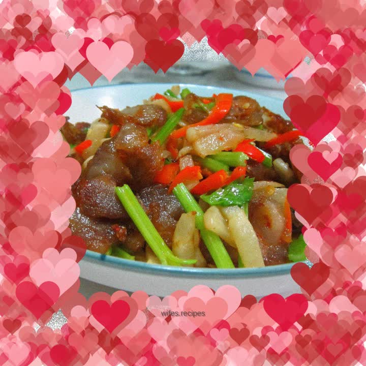 Fried sausage with salted radish and celery