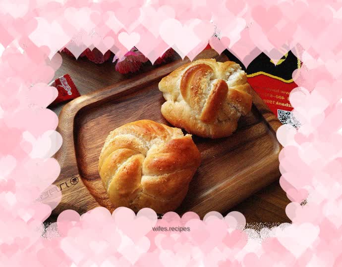 Coconut milk flower buns