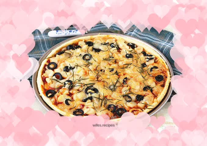 Crab Meat and Fish Sausage Pizza
