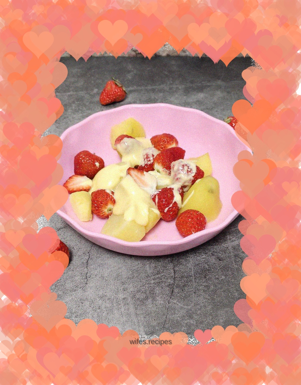 Potato and strawberry salad