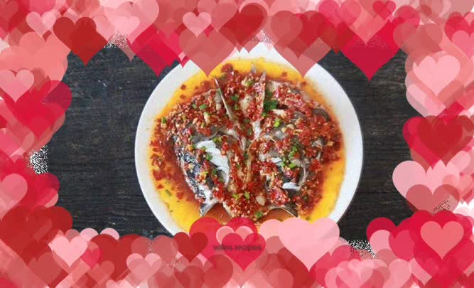 Steamed fish head with chopped pepper