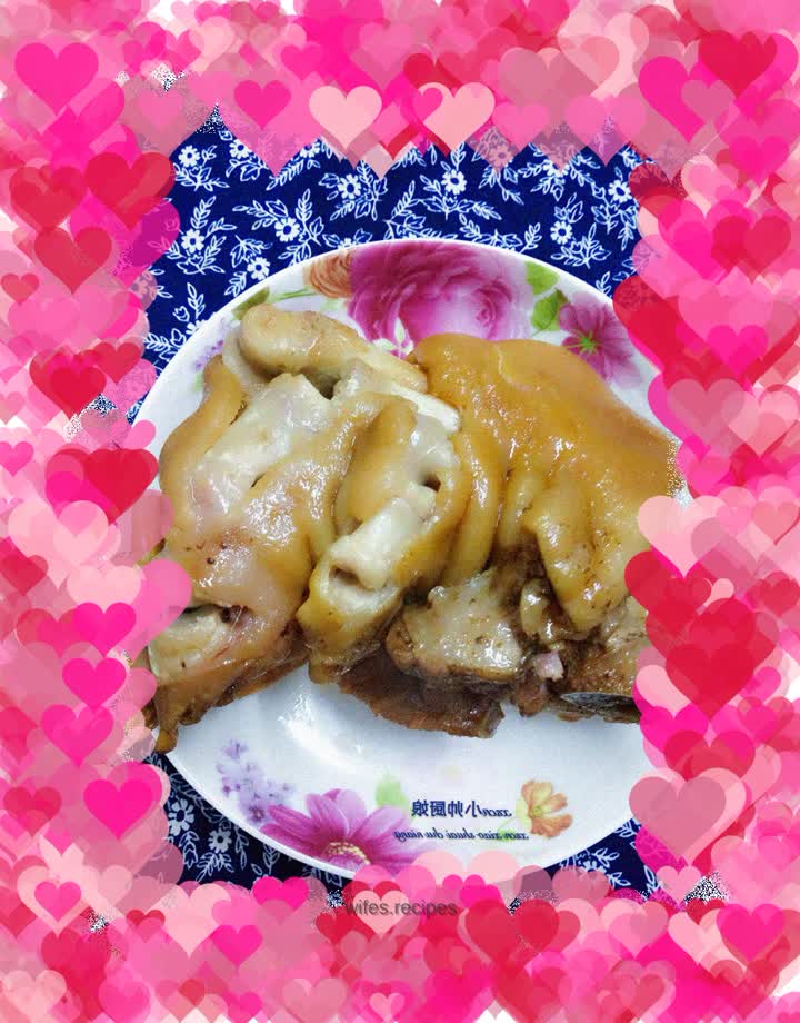 Sauced pork trotters