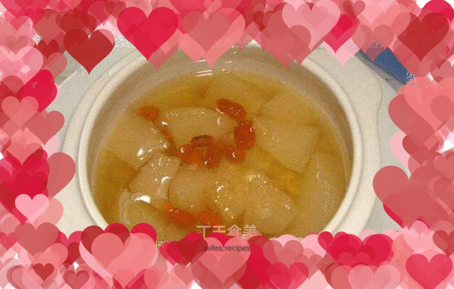 Stewed Sydney Pear with Rock Sugar and Honey [Illustration]