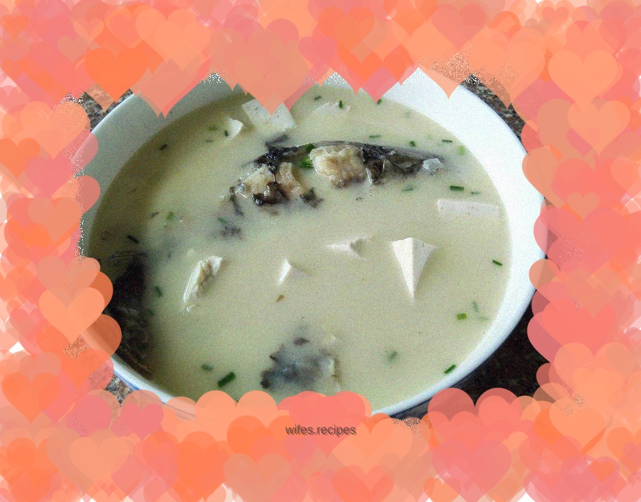 Crucian carp tofu soup