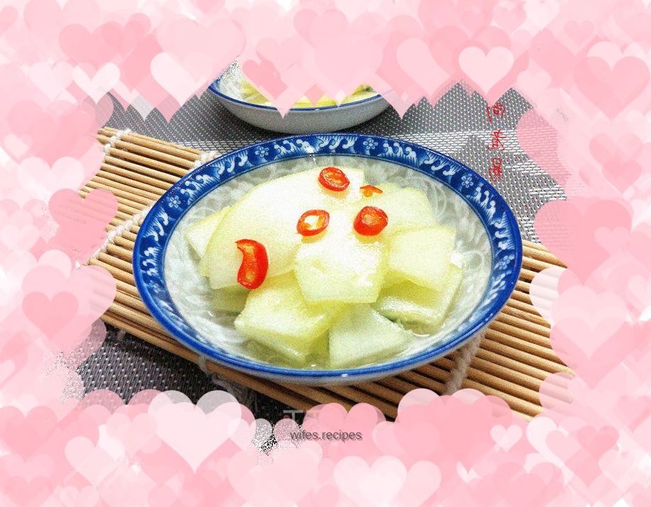 Homemade spicy and sour crispy papaya slices