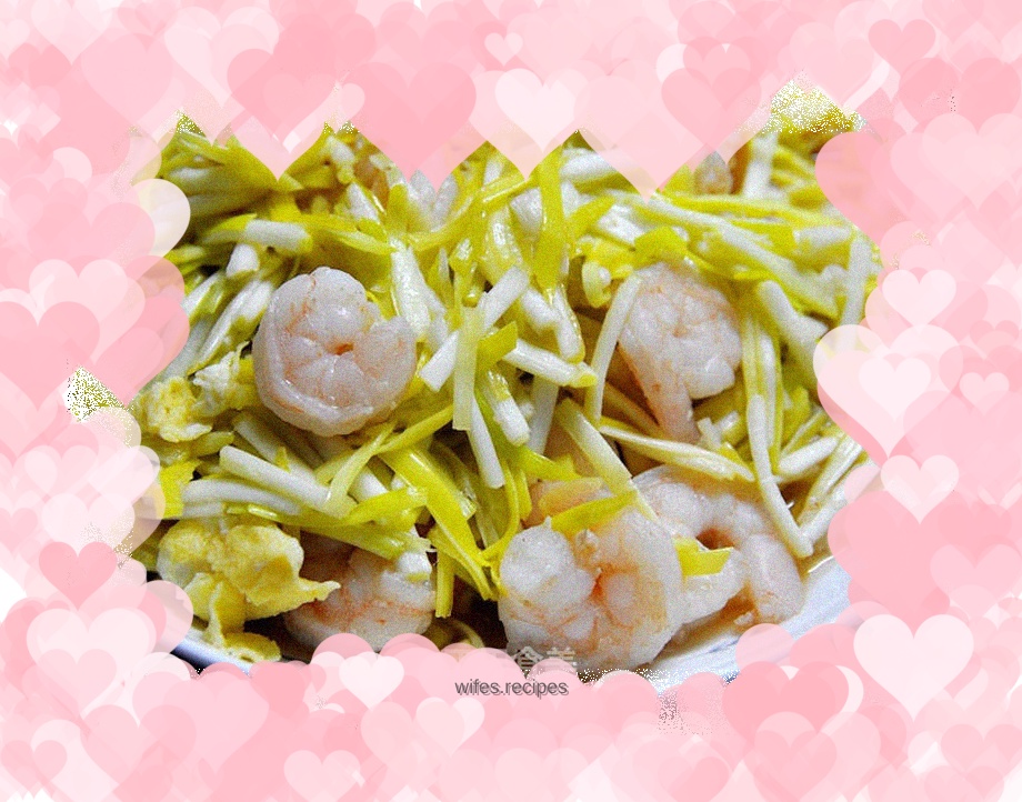 Fried shrimps with garlic yolk and egg