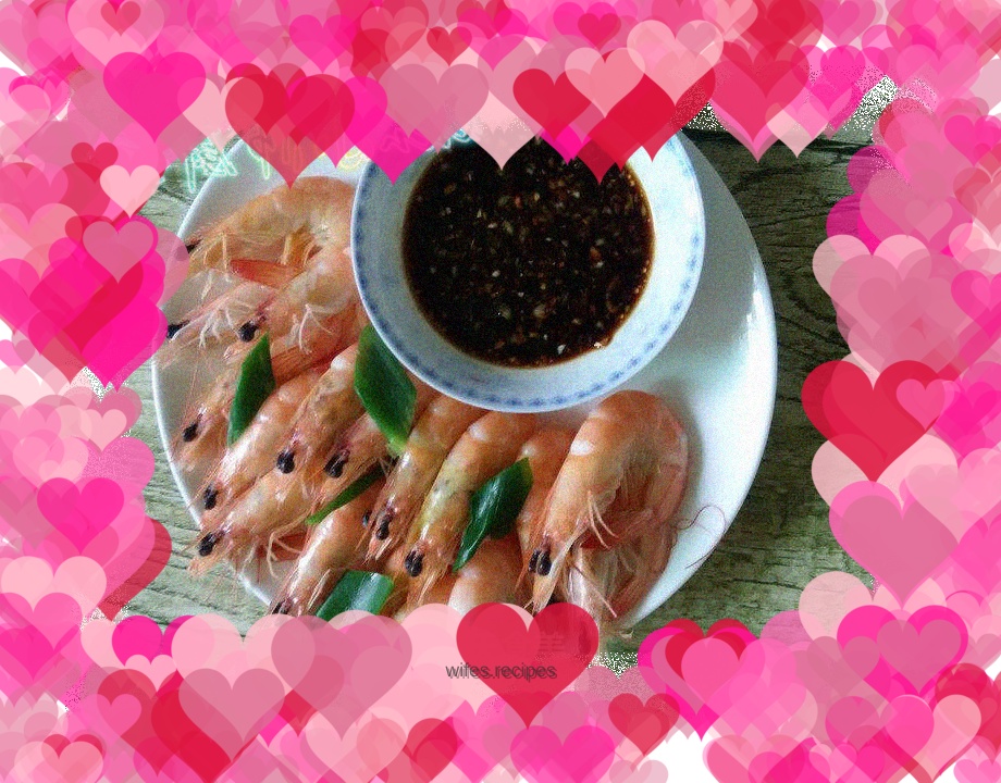 Fresh shrimp dipped in oil