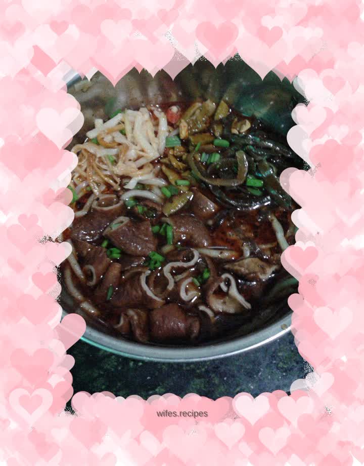 Spicy and sour rice rolls