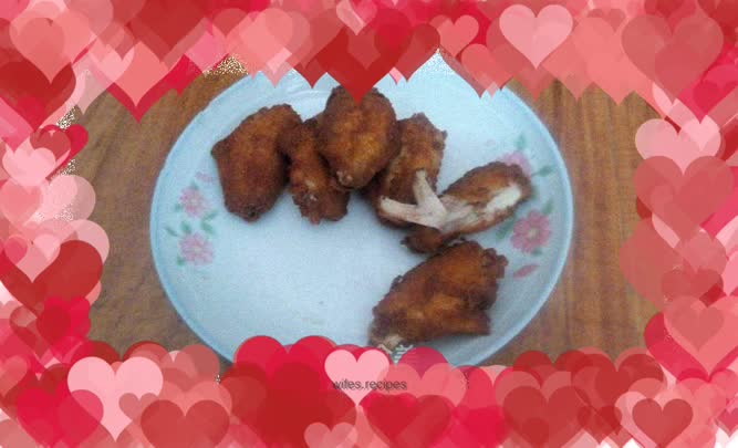 Crispy fried chicken wings