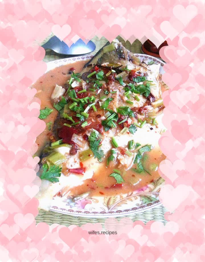 Stewed flat fish----two fish in one pot