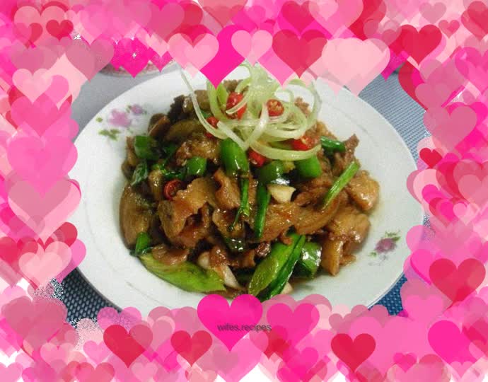 Stir-fried pork elbows with skin