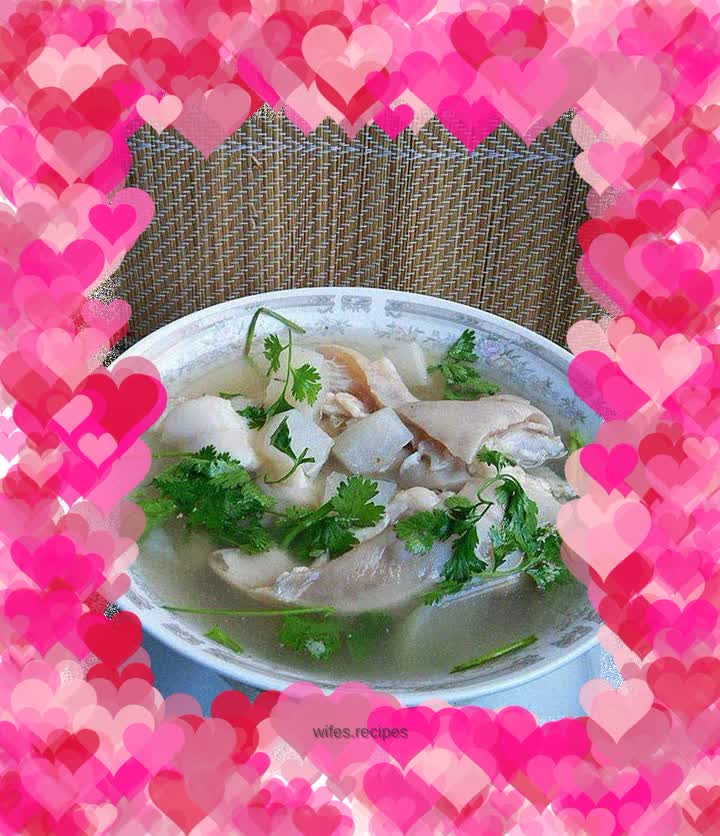 Beef hoof and radish stew