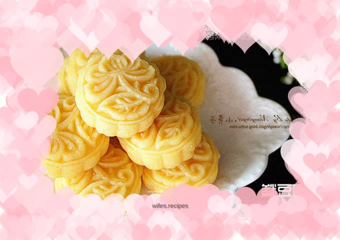 Warm and moist mung bean cake—falling in love with you this summer