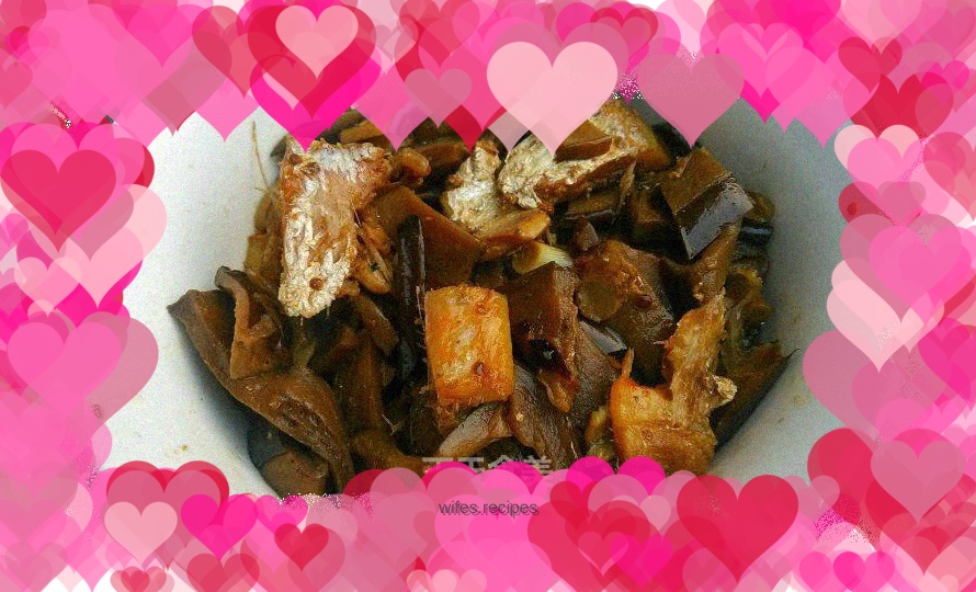 Salted fish stewed with dried eggplant