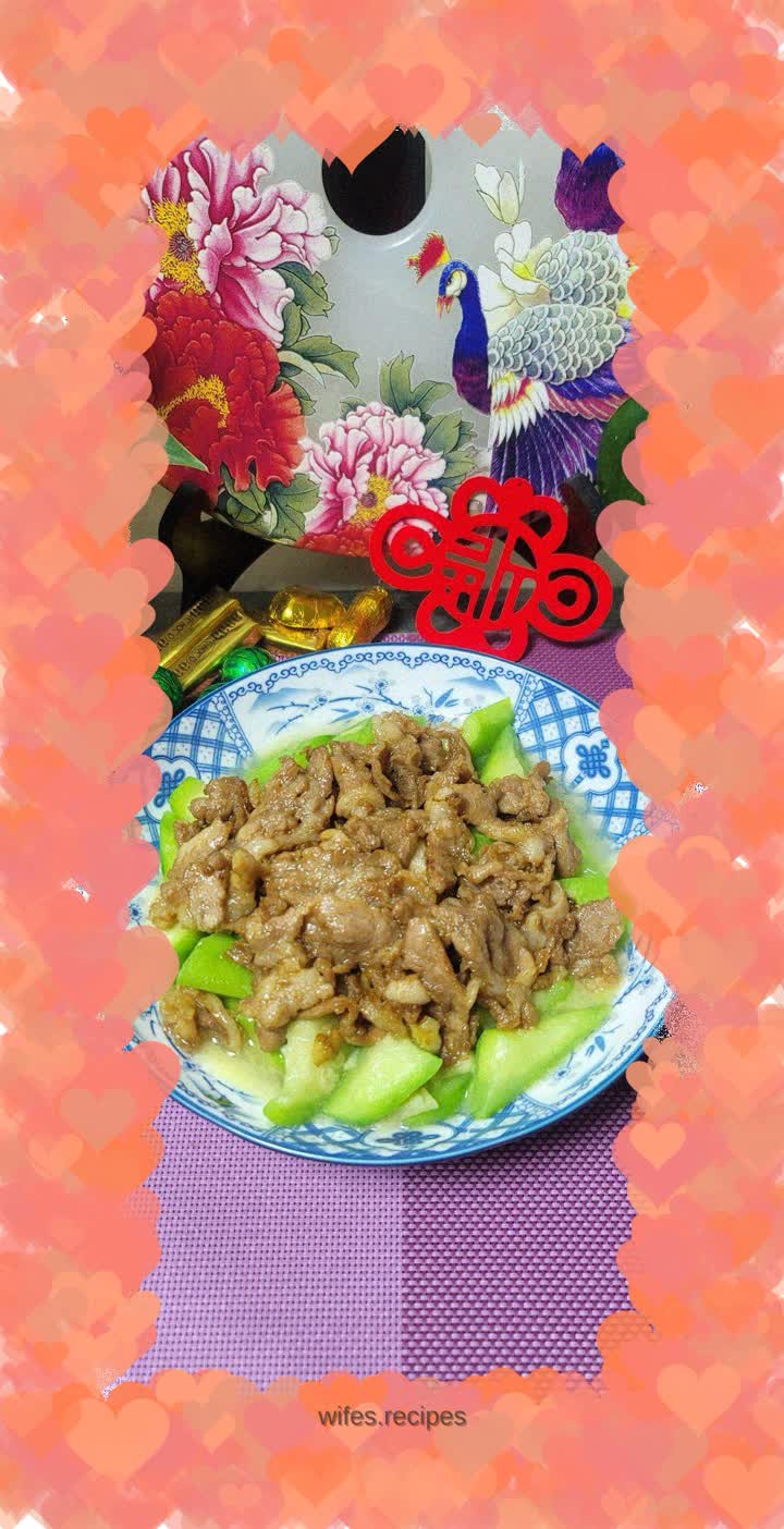Stir-fried loofah with sliced meat