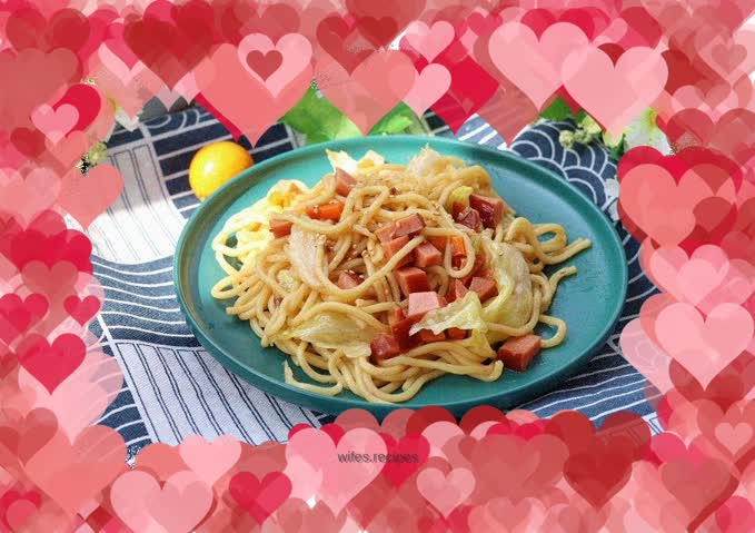 Fried noodles with soy sauce