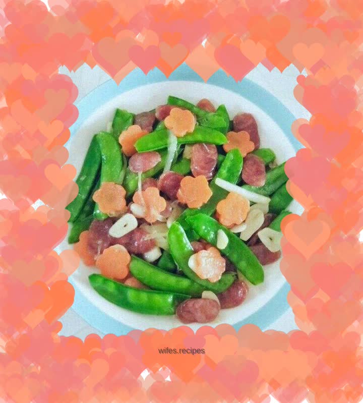 Stir-fried sausage with snow peas