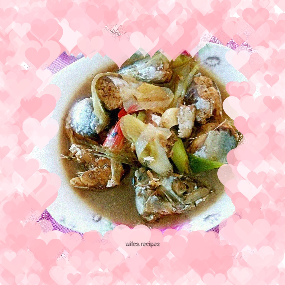 Home-style braised mackerel