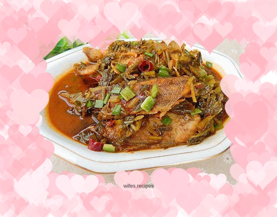 Braised small yellow croaker with pickled vegetables