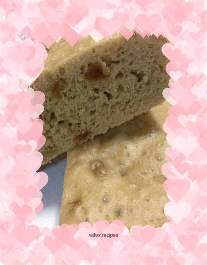 Whole wheat raisin cake