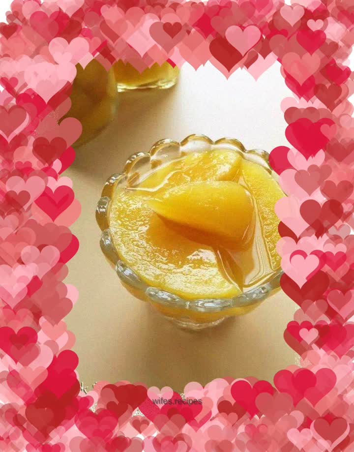 Yellow peach in sugar water