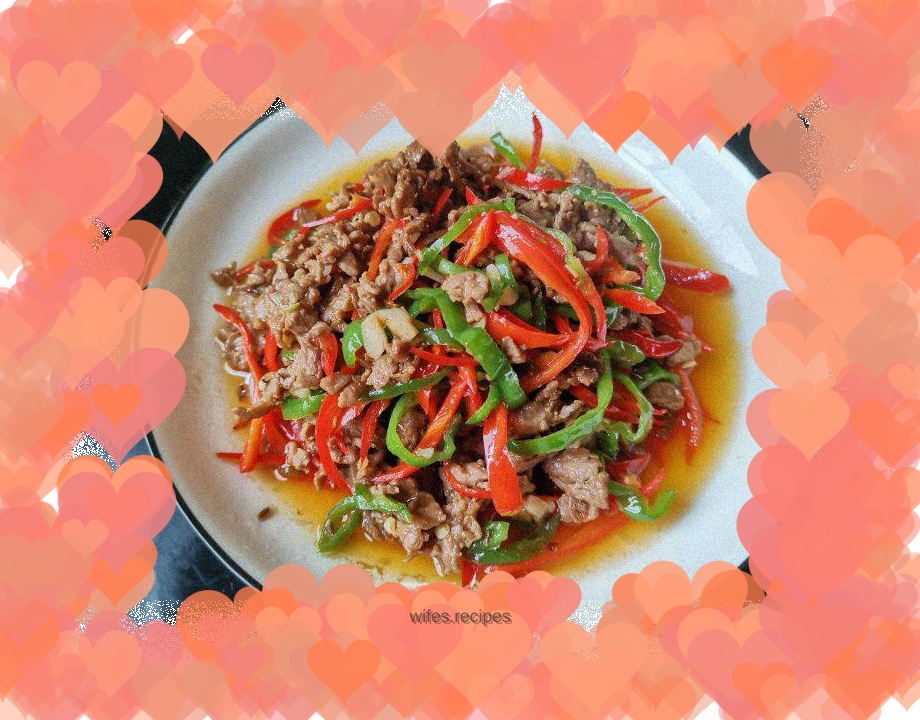Stir-fried beef with double peppers
