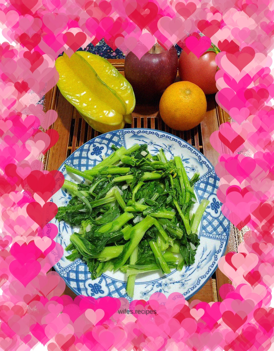 Stir-fried cabbage hearts with lard and minced garlic