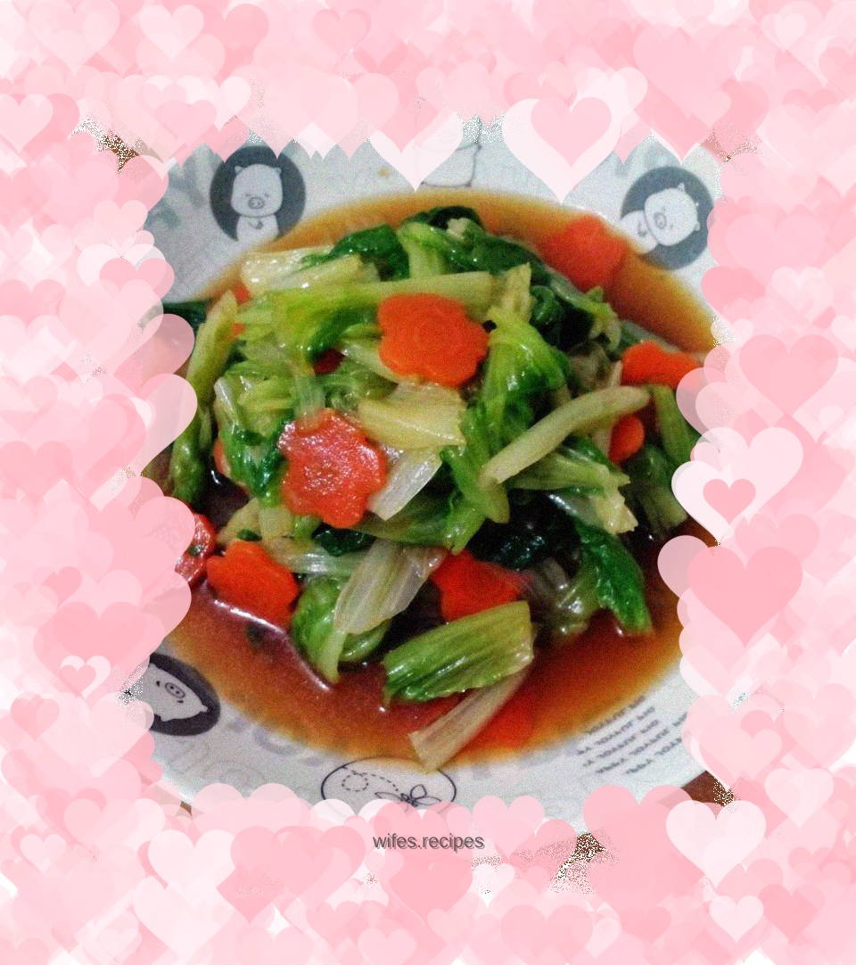 Warm lettuce with oyster sauce