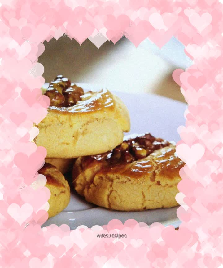 Walnut shortbread cookies