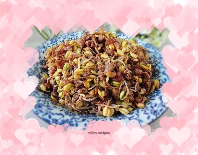 Stir-fried soybean sprouts with minced meat