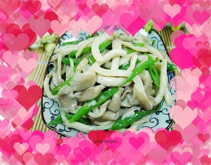 Stir-fried oyster mushrooms with green pepper