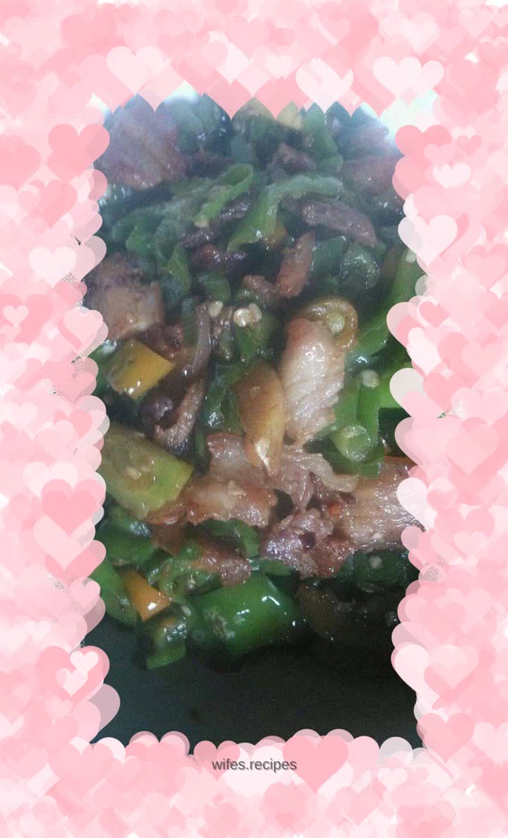 Fried pork with green pepper