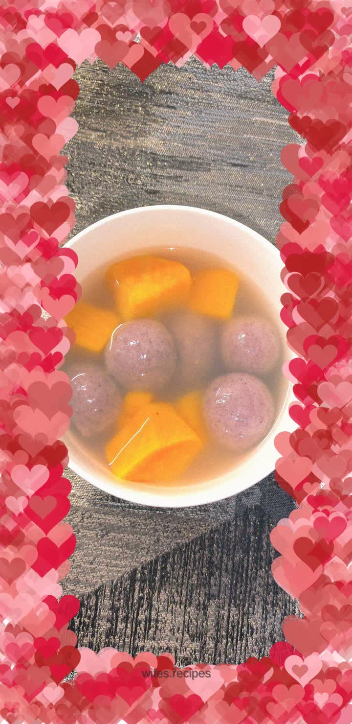 Purple glutinous rice dumplings and sweet potato soup