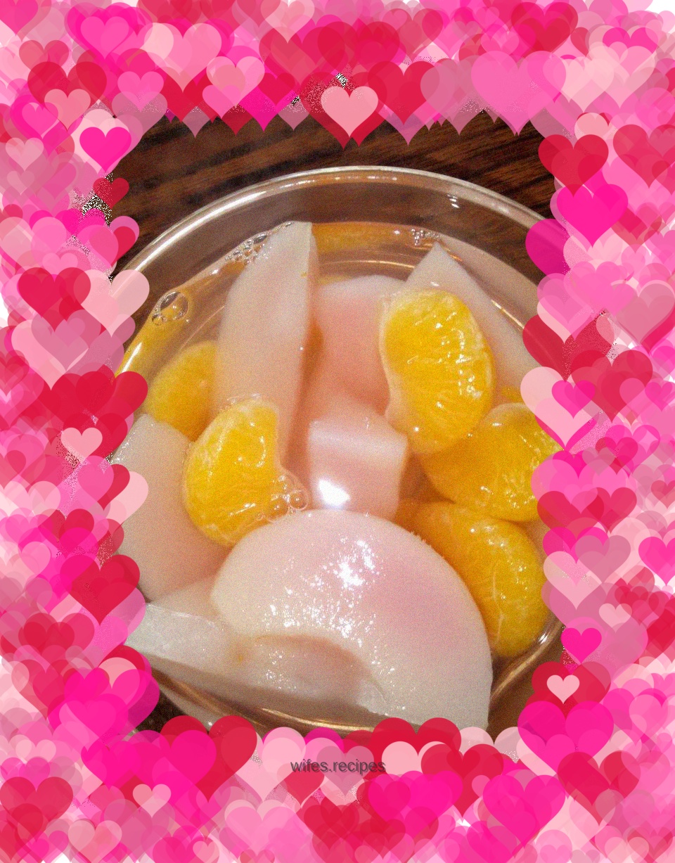 Homemade canned peaches