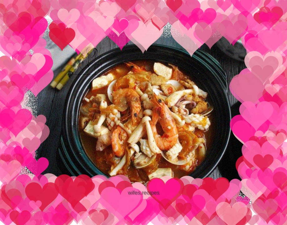 Kimchi seafood tofu pot