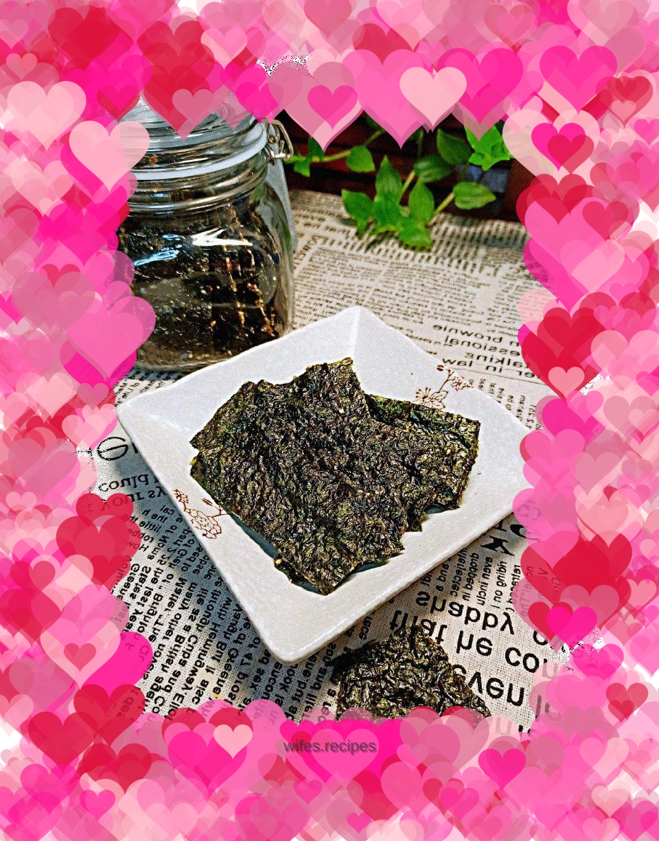 Sesame-filled seaweed