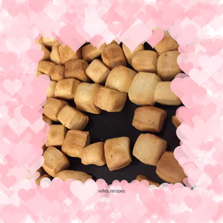 Peanut oil (lard or other oils are acceptable)