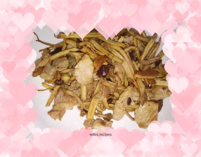 Fried Pork with Tea Tree Mushroom