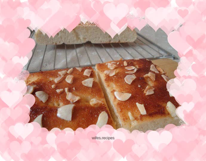 Almond Salad Diced Bread