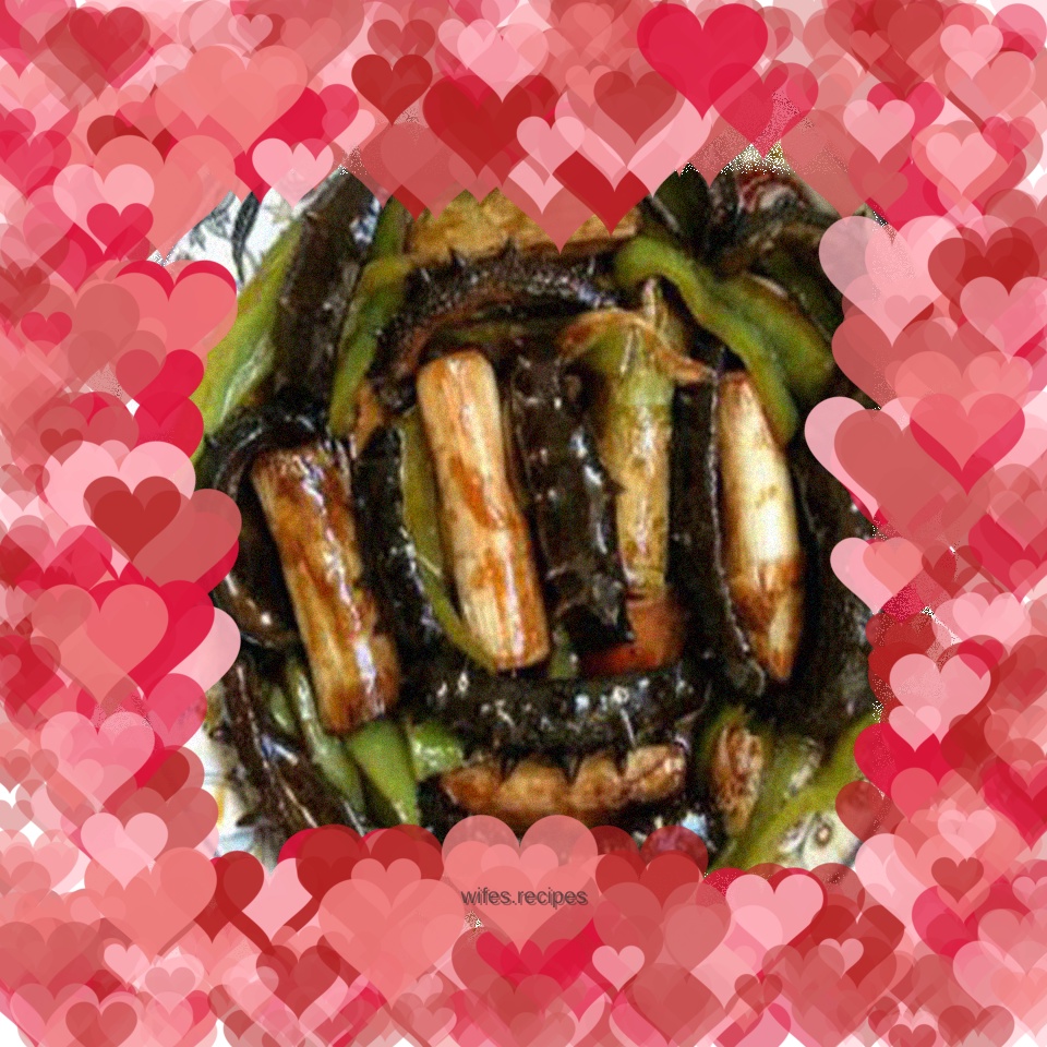 Grilled sea cucumber with green onion and green pepper